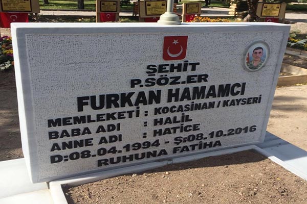 Mermer Mezar Baş Anıtı